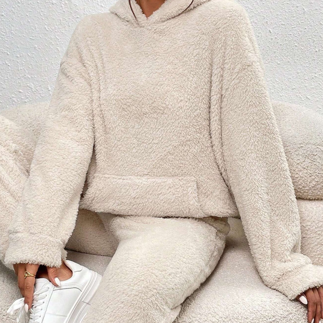 Grainne – Fluffy Hooded Lounge Set
