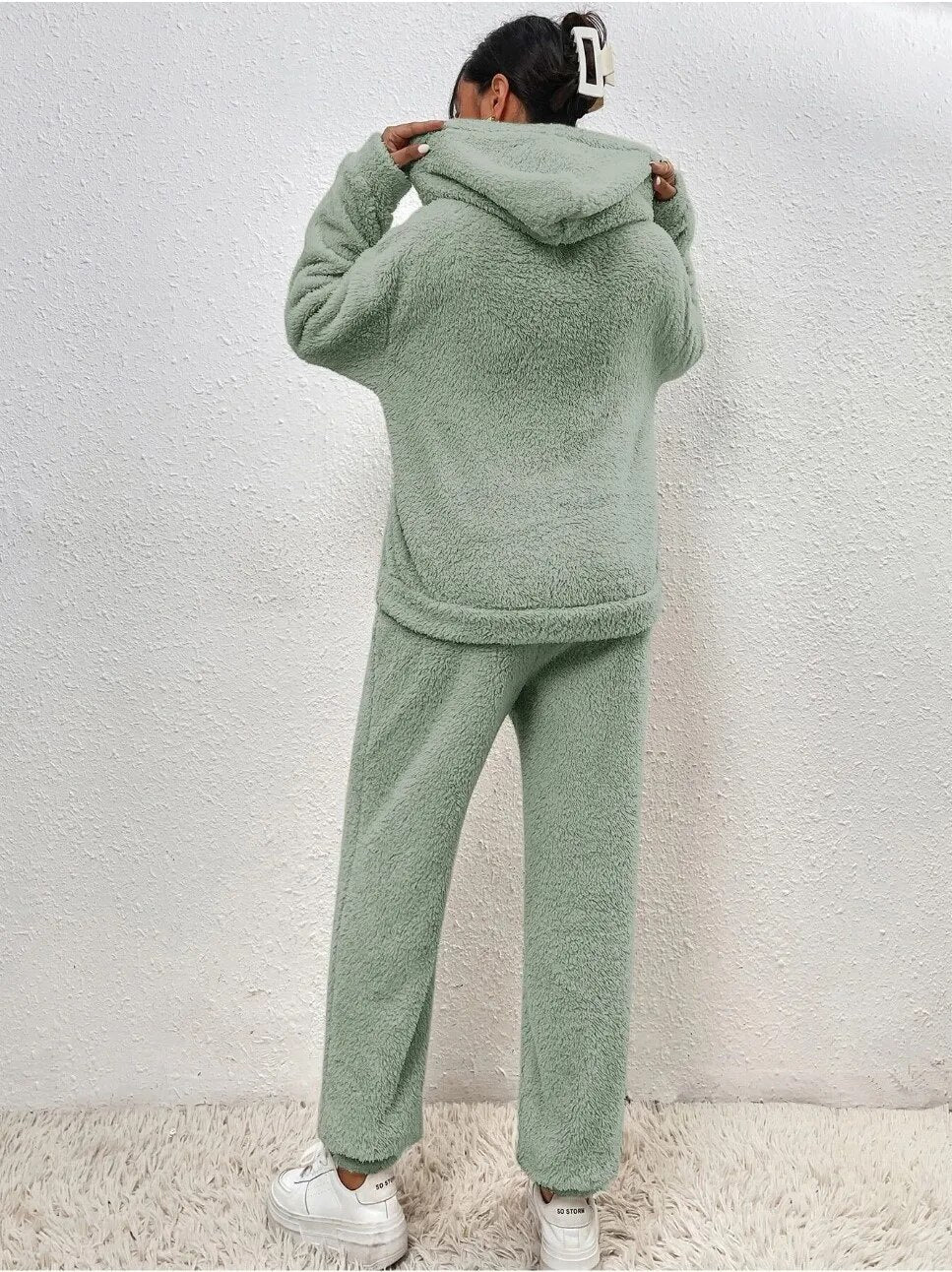 Grainne – Fluffy Hooded Lounge Set