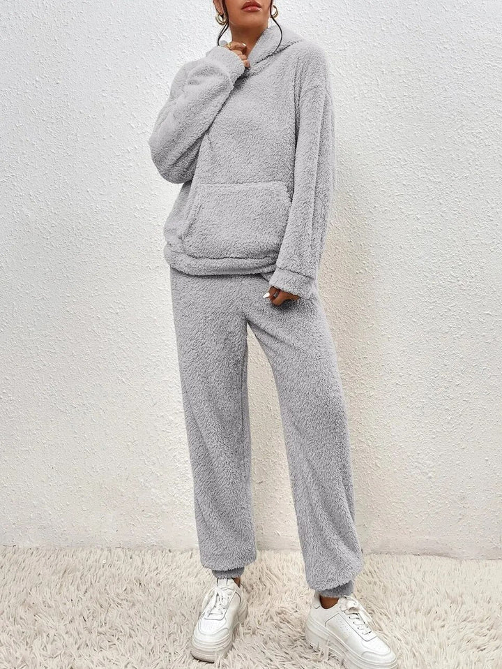 Grainne – Fluffy Hooded Lounge Set