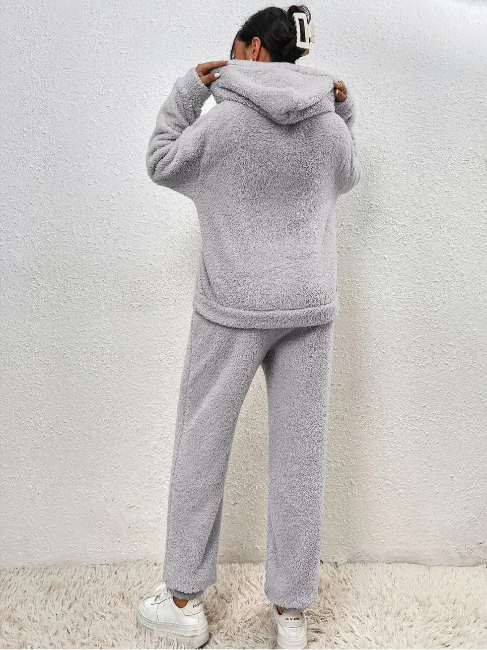 Grainne – Fluffy Hooded Lounge Set