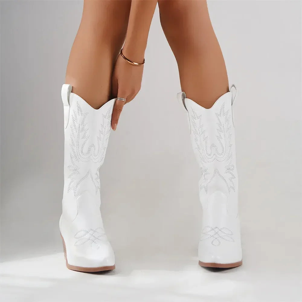 Molly – Embroidered Western Cowboy Boots