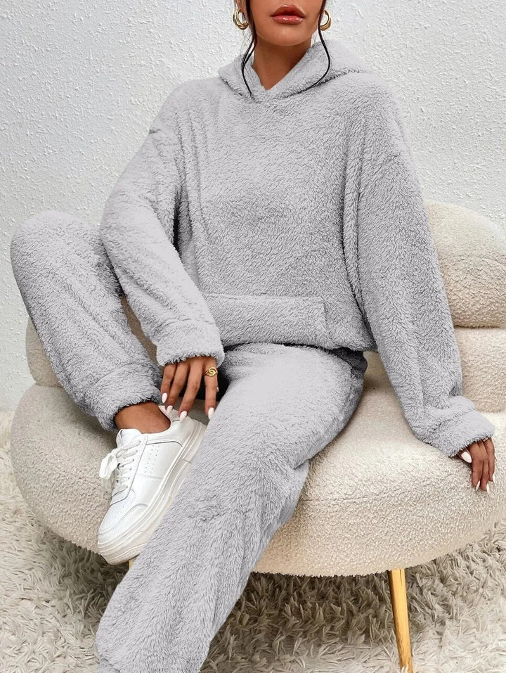 Grainne – Fluffy Hooded Lounge Set