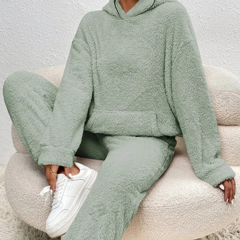 Grainne – Fluffy Hooded Lounge Set