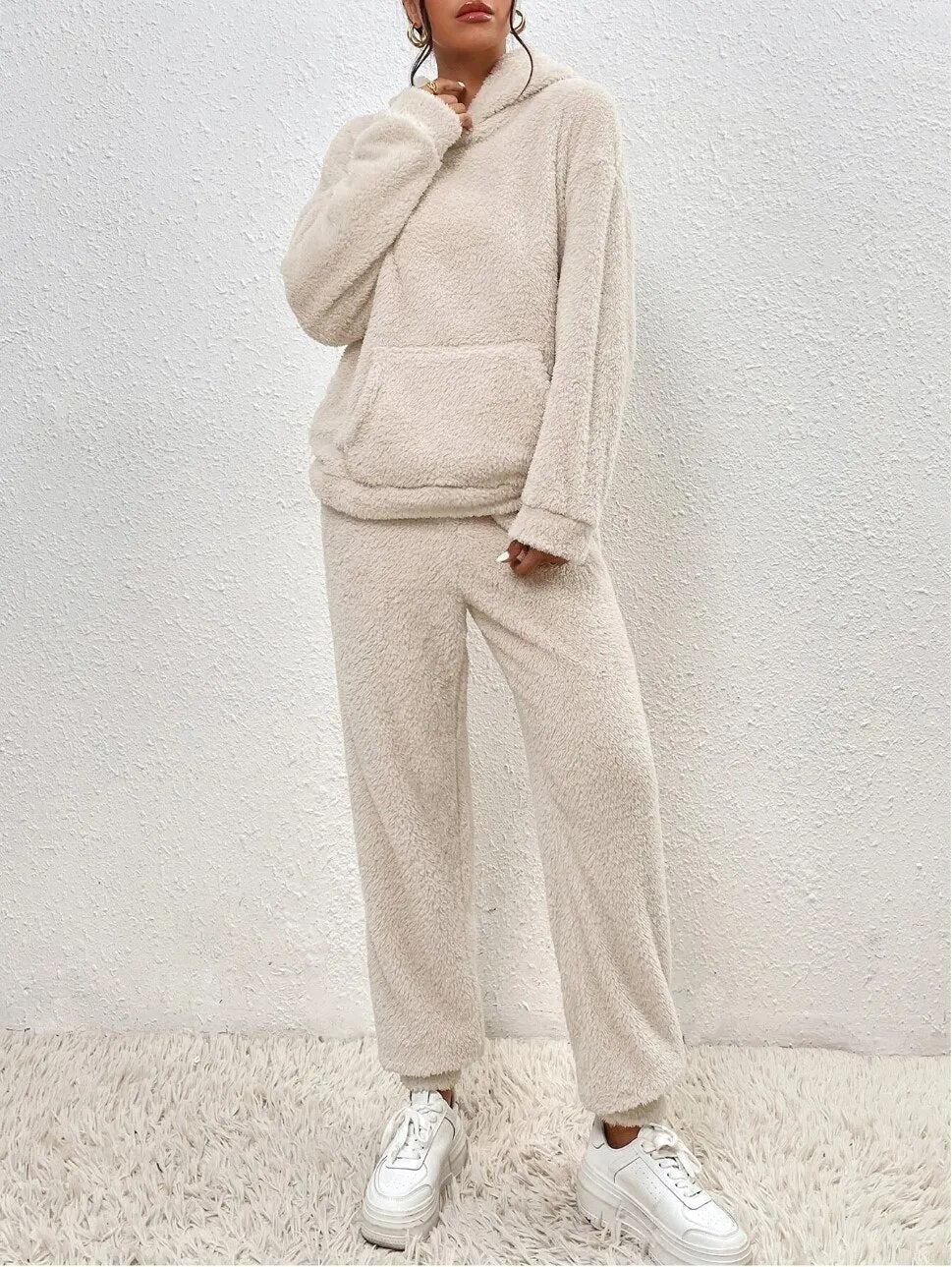 Grainne – Fluffy Hooded Lounge Set