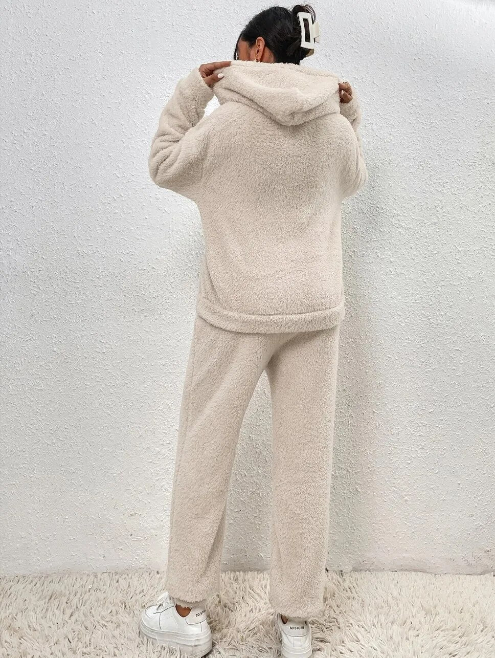 Grainne – Fluffy Hooded Lounge Set
