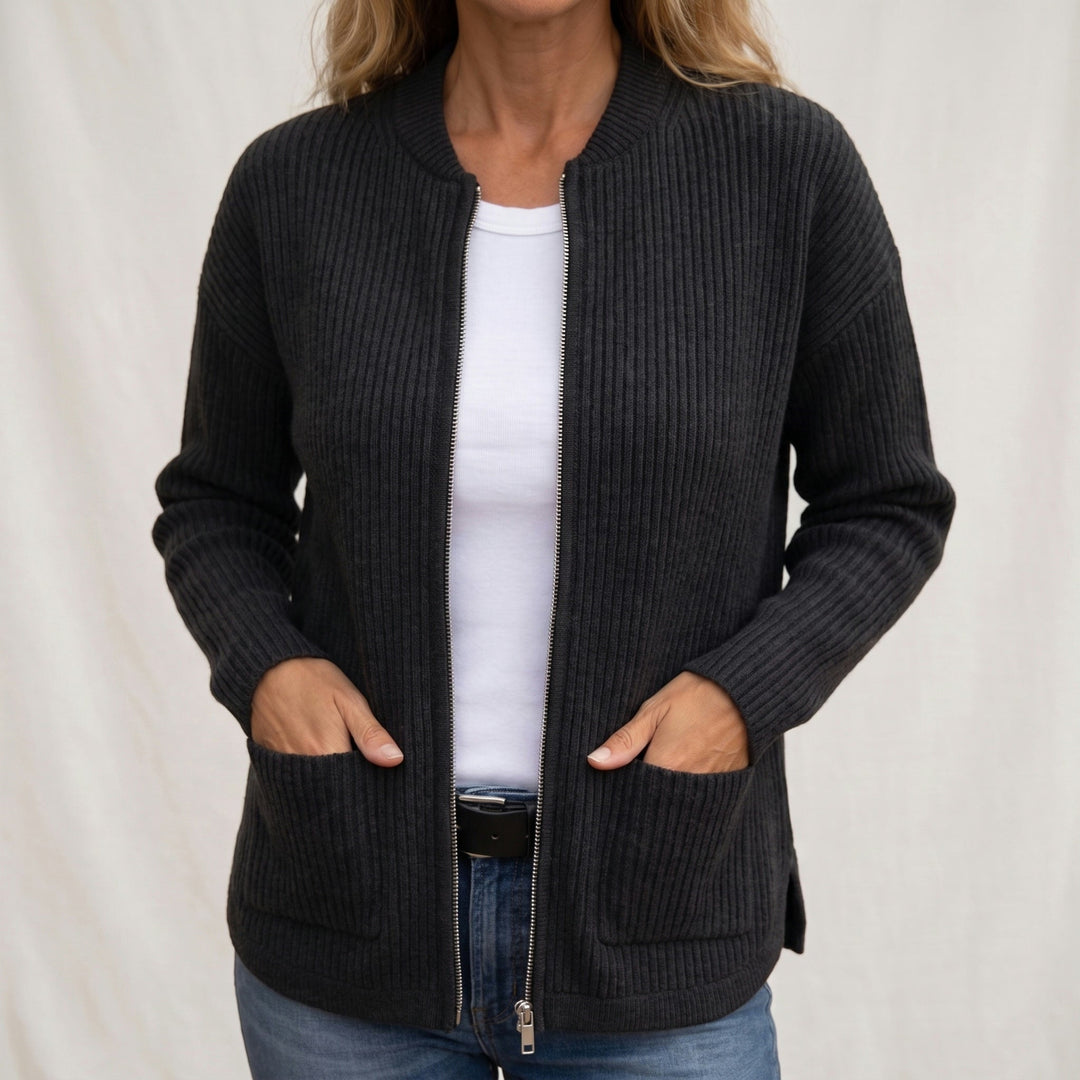 Lydia – Ribbed Zip-Up Cardigan with Deep Pockets