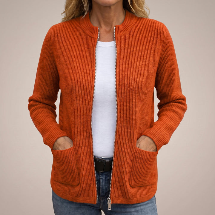Lydia – Ribbed Zip-Up Cardigan with Deep Pockets