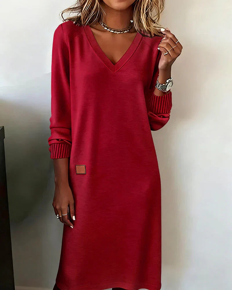 Leonora – Relaxed V-Neck Midi Dress